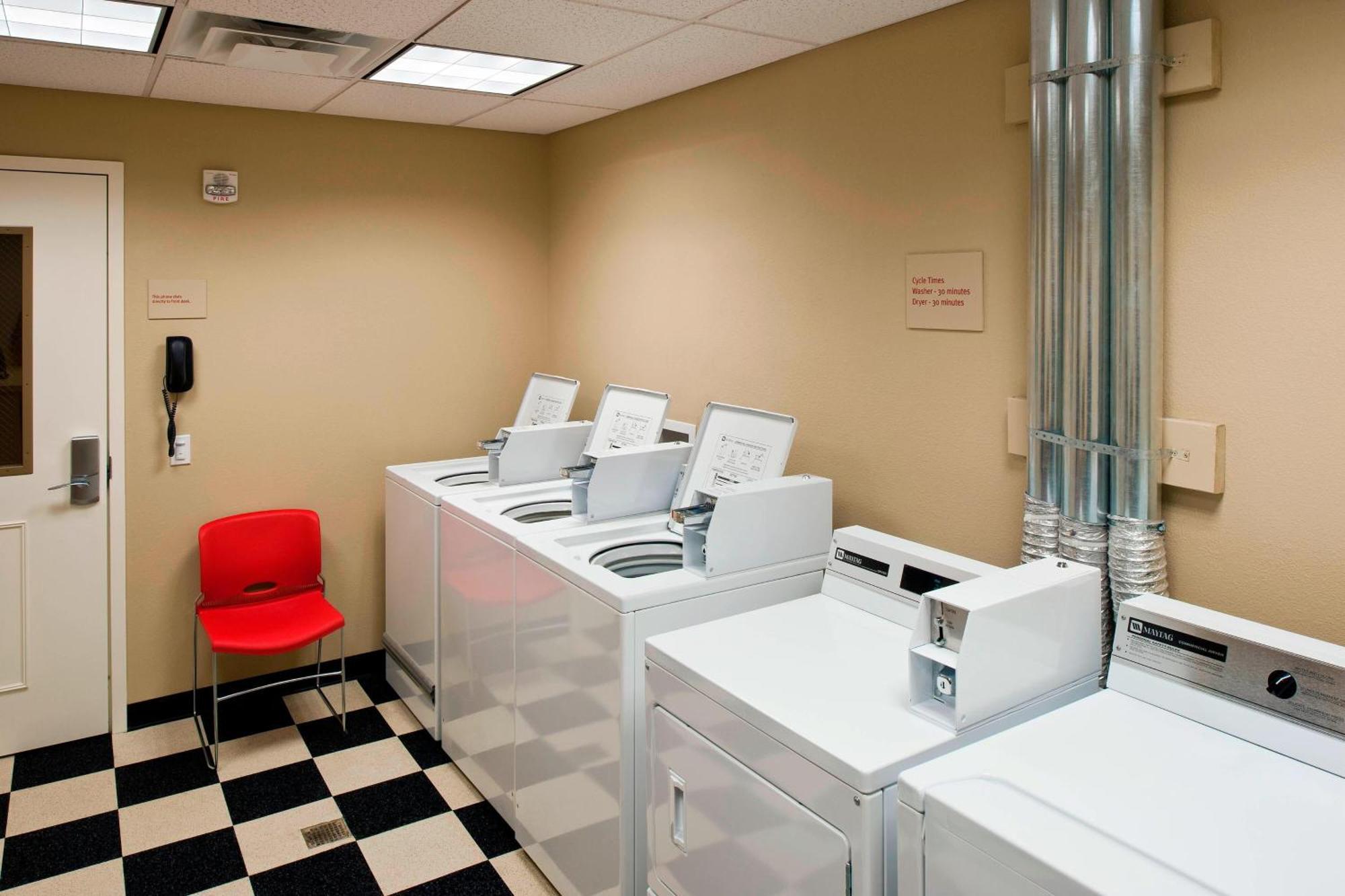 Towneplace Suites By Marriott Bethlehem Easton/Lehigh Valley Hollo Instalações foto
